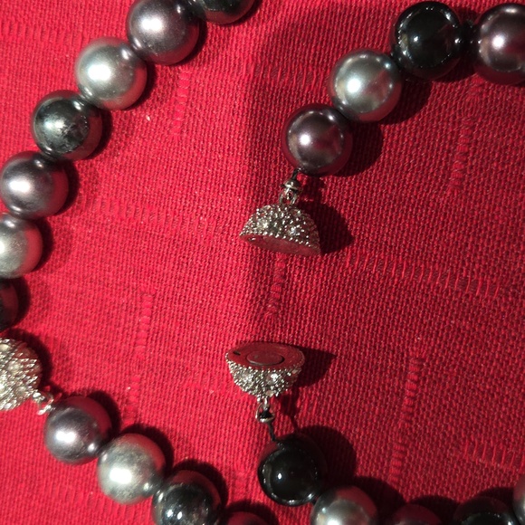 Elegant Black and Silver Beaded Jewelry Set - Picture 2 of 2